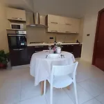 Bed & Breakfast Residenza Geri - And Centro 4*