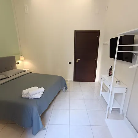 Residenza Geri - And Centro 住宿加早餐酒店 4*